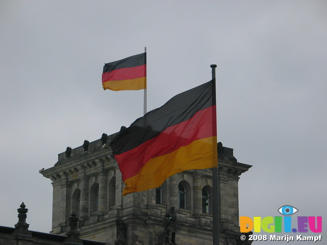 25107 German flags on Riechstag